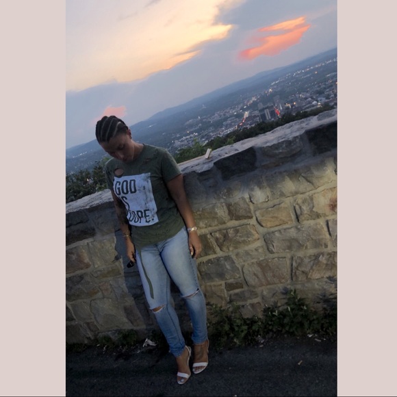 Meet your Posher, Bre - Picture 6 of 7